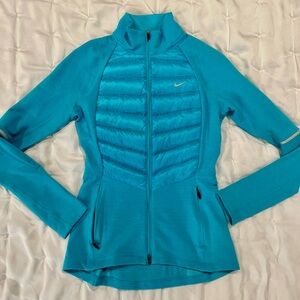 Nike Womens Essential Puffer Running Jacket Long Sleeve Shirt Running SMALL